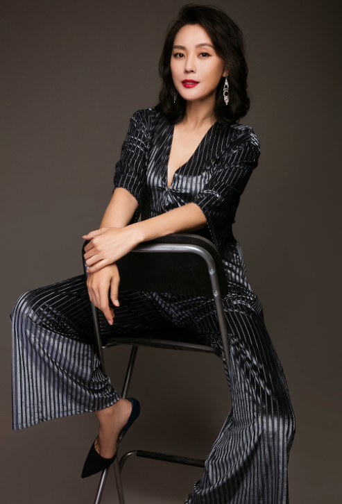 回顾演员梁爱琪戏里没人可以抵挡我的富婆魅力傅彪是我的贵人