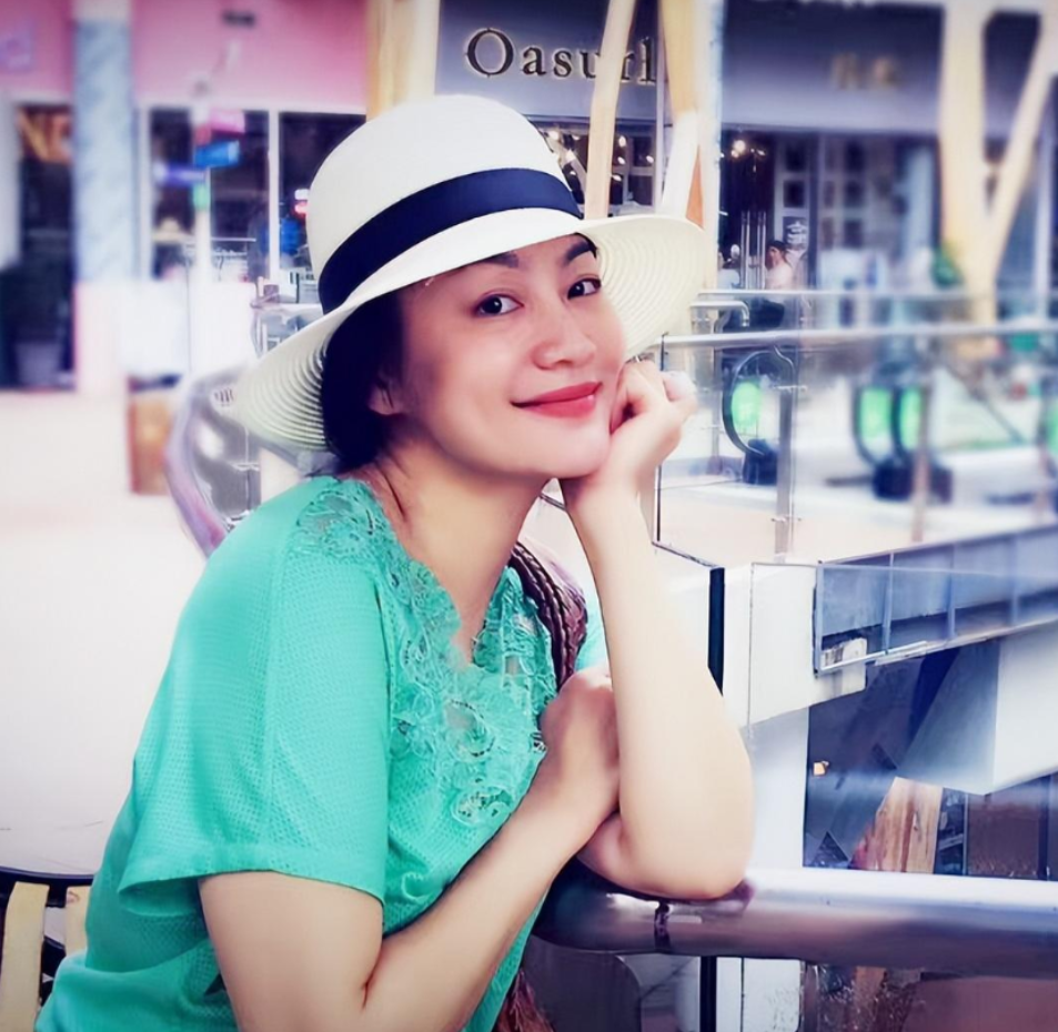 回顾演员张潮二婚娶小娇妻62岁再做父亲大女儿也是知名演员