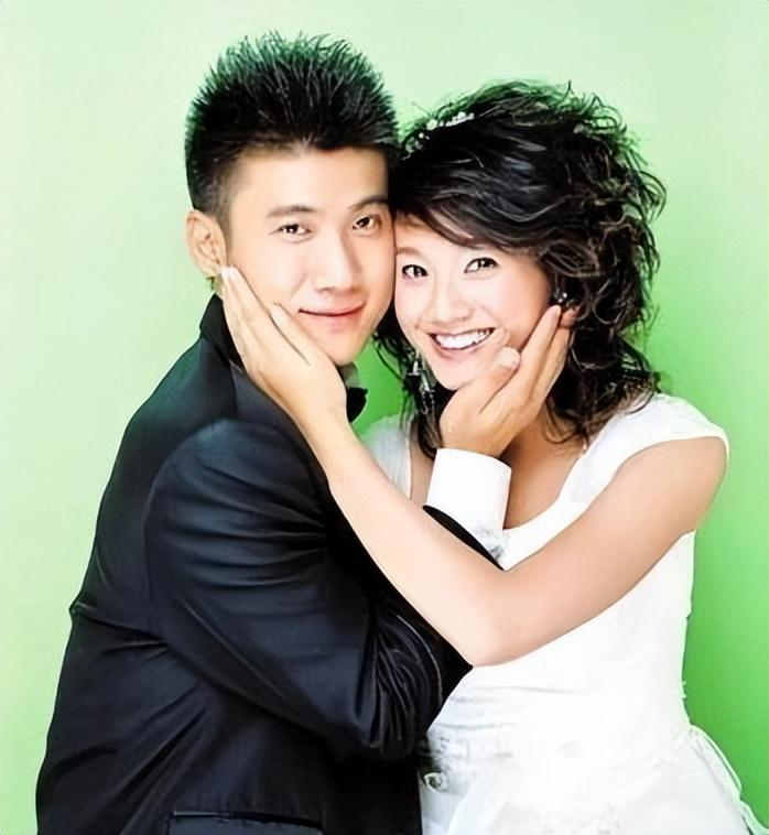 生活上也是对朱丹嘘寒问暖,林涵时常在工作上指点朱丹,减轻了朱丹的