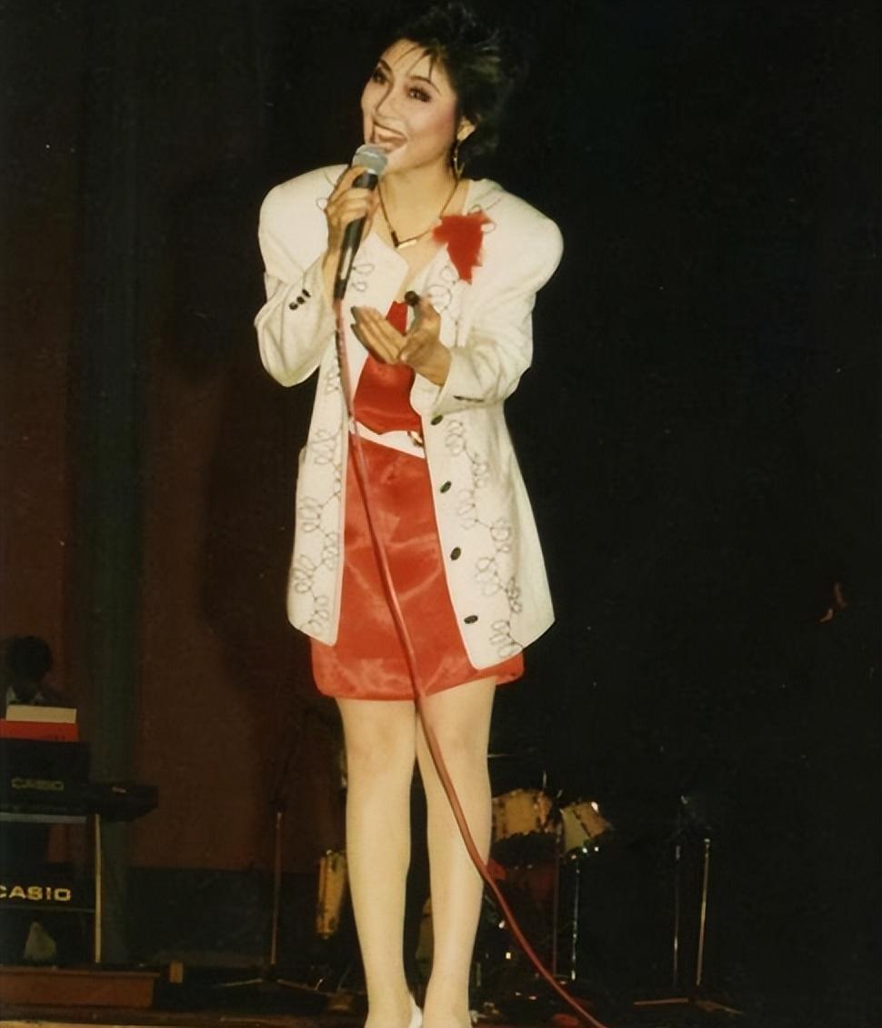 就是那一年,14岁的苏红考入了本溪歌舞团,成了团里年龄最小的歌剧演员