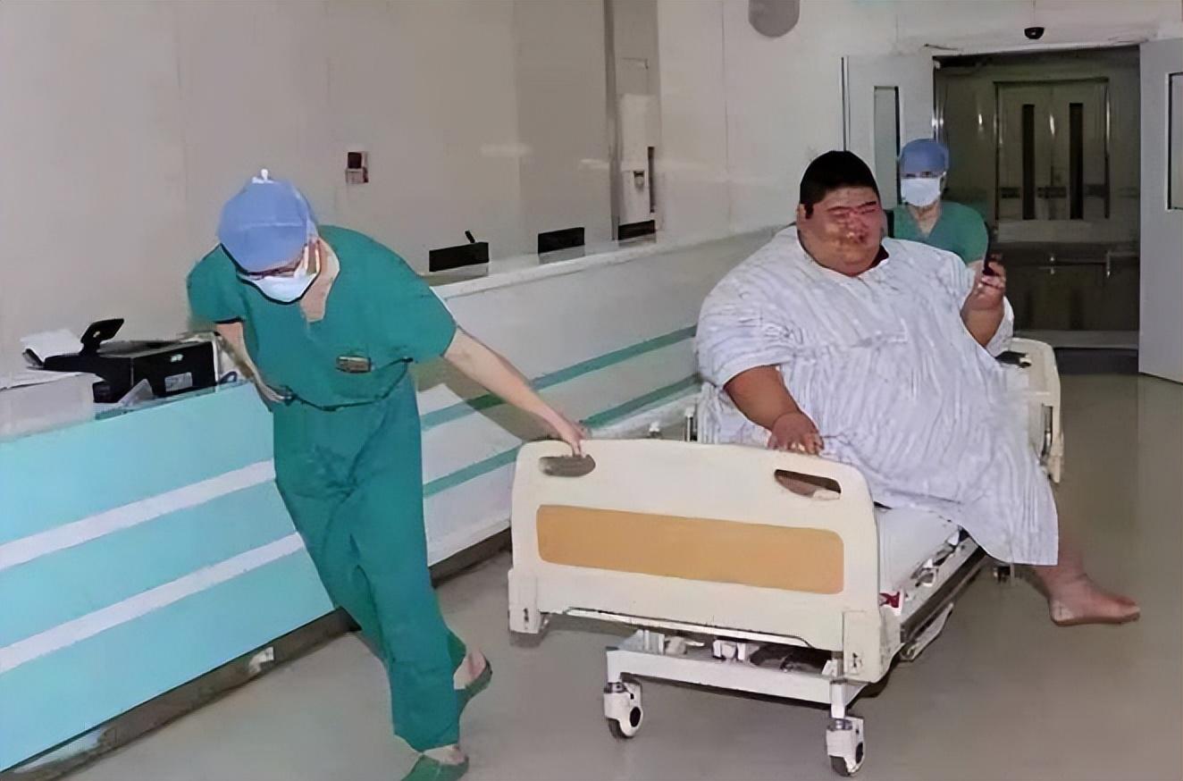 回顾山东胖子重668斤为减肥切五分之一的胃减458斤后抱得美人归