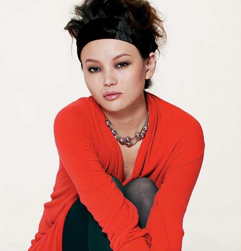 回顾歌唱家苏红父母和丈夫接连去世坚持尽孝让公婆老有所依