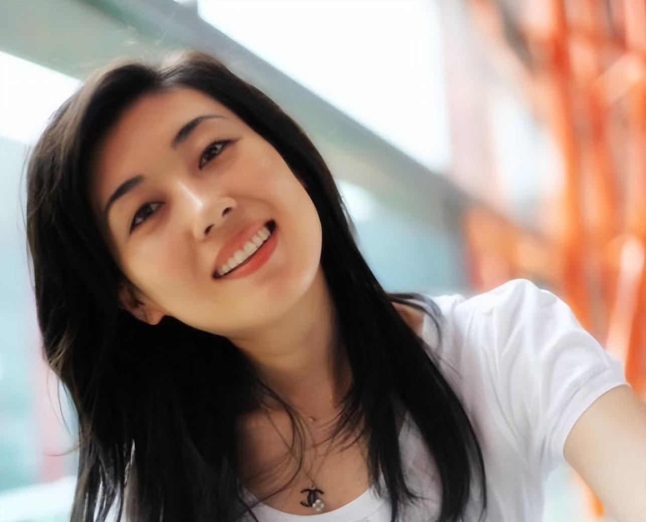 回顾主持人李红丈夫性侵公公入狱出身寒门的她到底得罪了谁