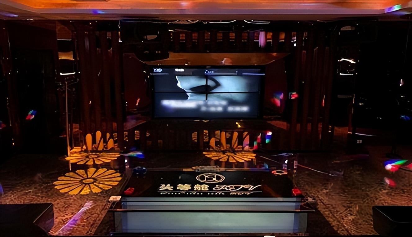 也发现了,加上家中母亲去世,儿子无人照顾,便想让李文秀辞去ktv的工作