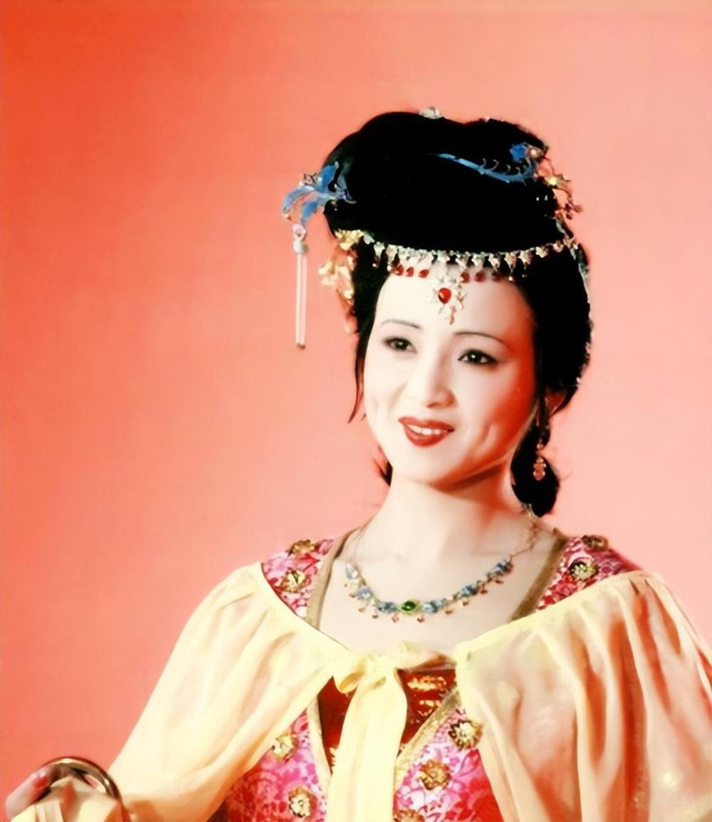 纪实新版红楼梦即将上映秦可卿轻纱半掩形象引争议