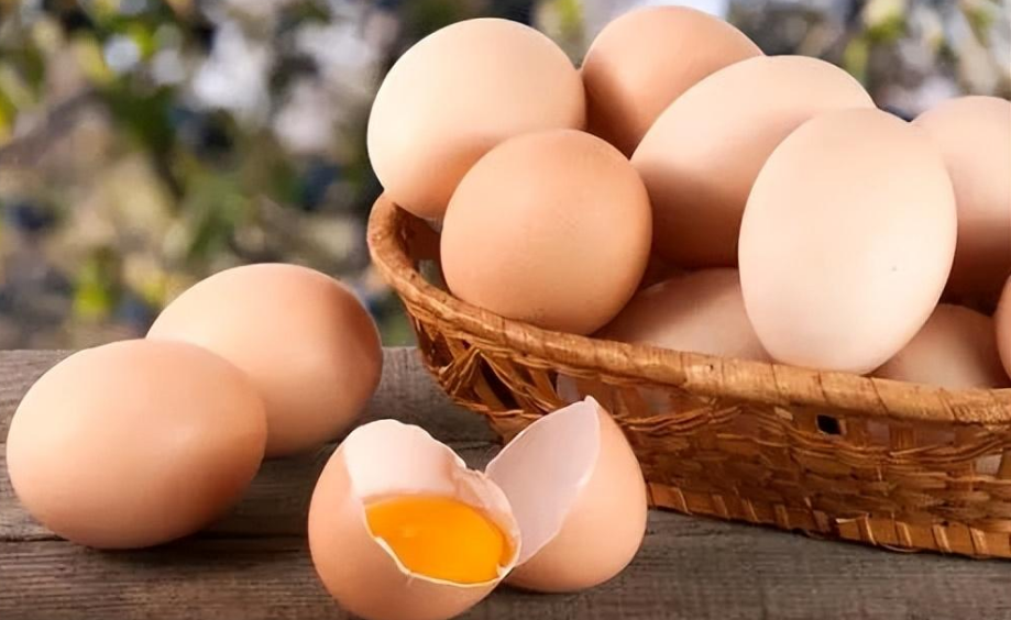 回顾人造鸡蛋泛滥成本只要1毛钱该如何分辨
