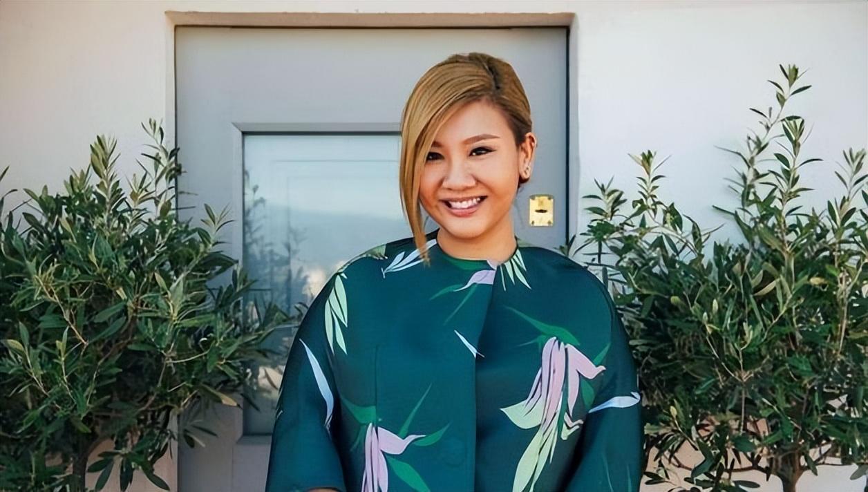 同样是郑少秋基因把沈殿霞和官晶华的女儿一对比差距就出来了