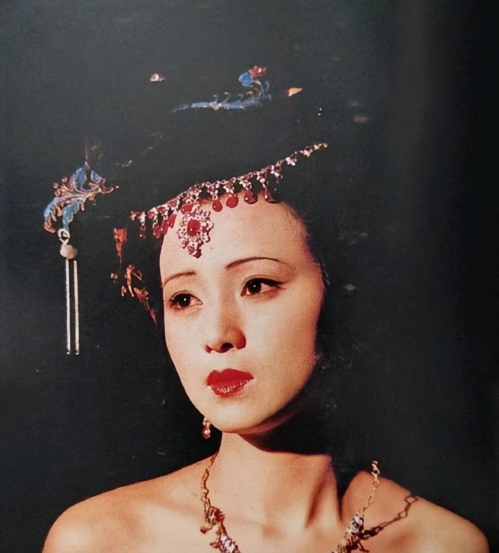 纪实新版红楼梦即将上映秦可卿轻纱半掩形象引争议