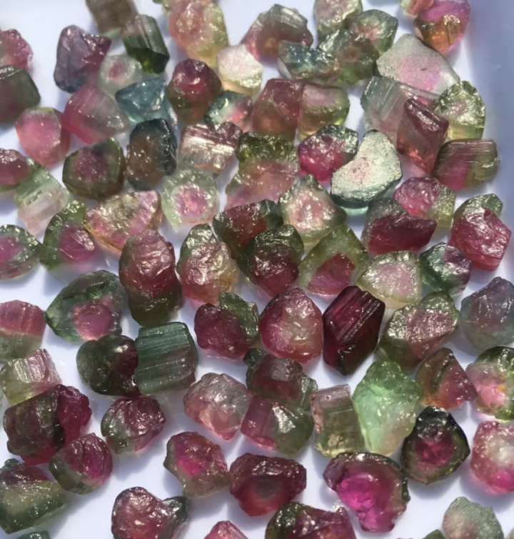 2003年陕西老板包矿挖出6吨重夜明珠估值22亿如今却成路灯