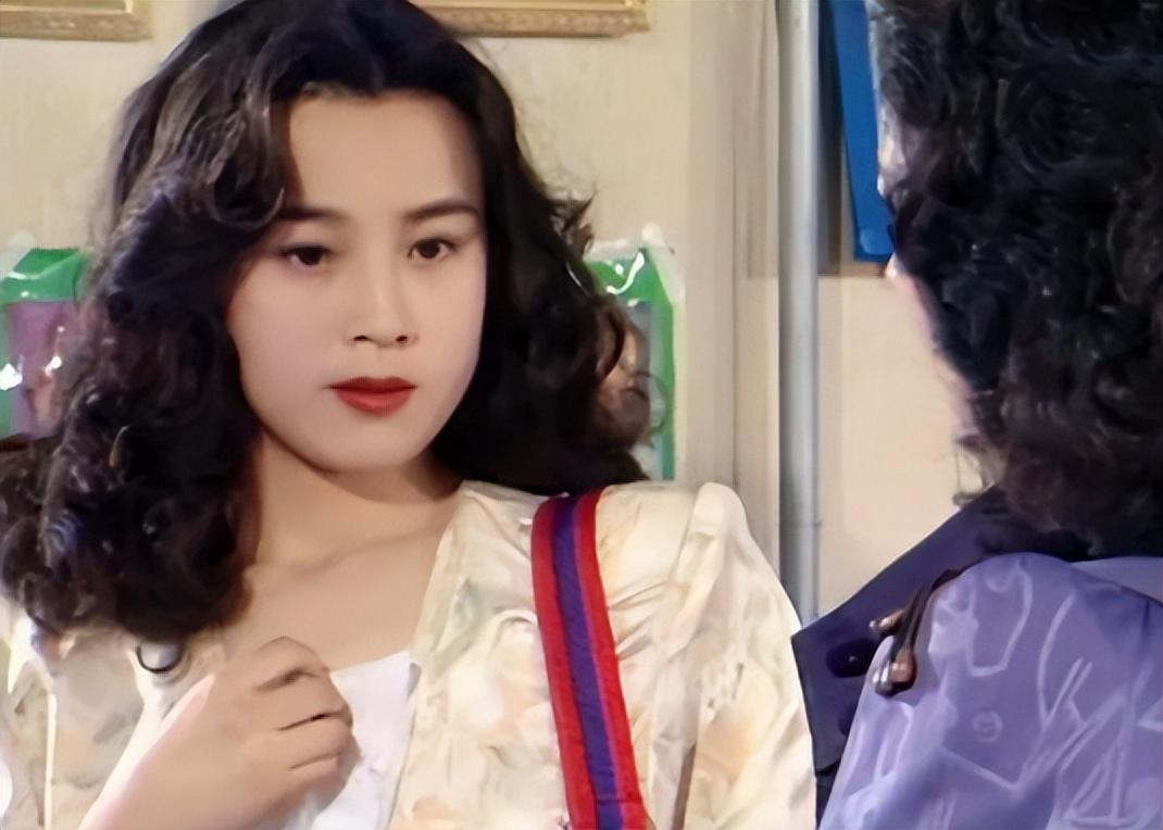演员赵明明刚出产房就被离婚单亲妈妈23年风光背后有眼泪