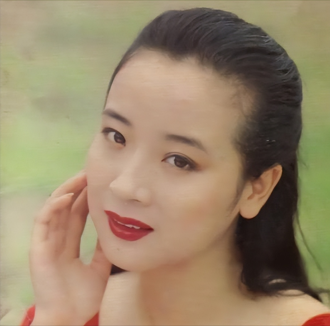 演员陈小艺结婚二十多年多次出轨小鲜肉丈夫坐轮椅也不离婚