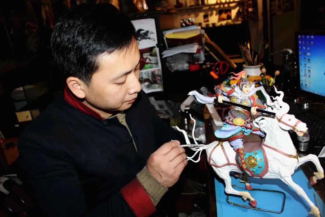 更是中国非物质文化遗产,它主要是由面粉等原料组成,捏面人可以随意的