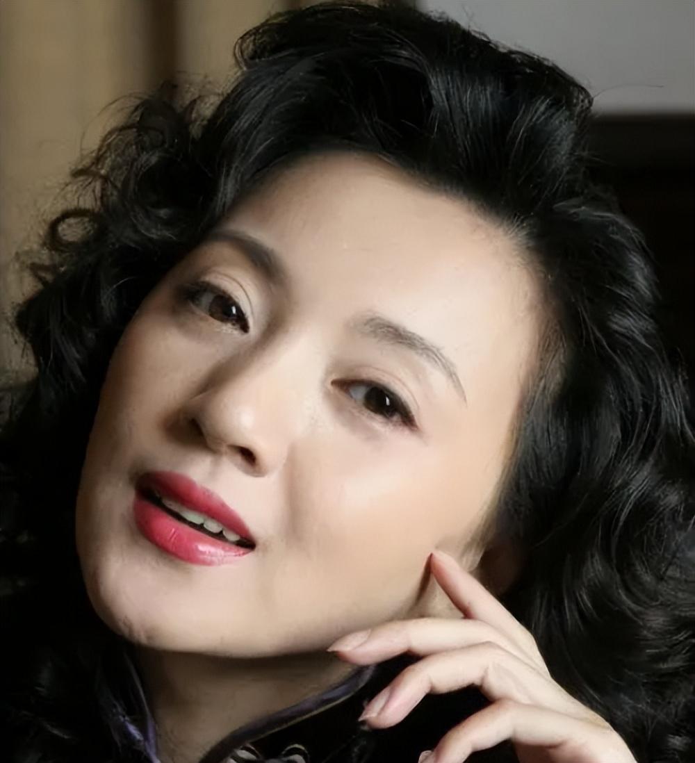 回顾从5登春晚到沦落精神病院金玉婷的结局印证了郭德纲的话