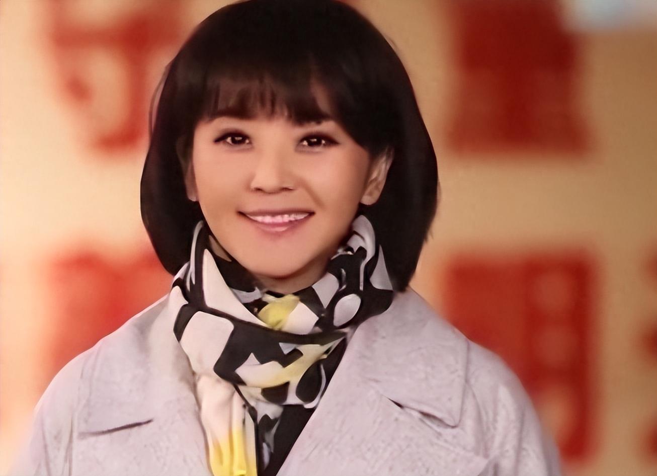 回顾主持人方琼结婚20年只生孩子不做饭副台长丈夫把她宠成宝