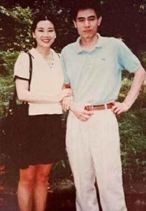 回顾一级演员陈宝国娶初恋赵奎娥41年宠妻如宝今儿子让他烦恼
