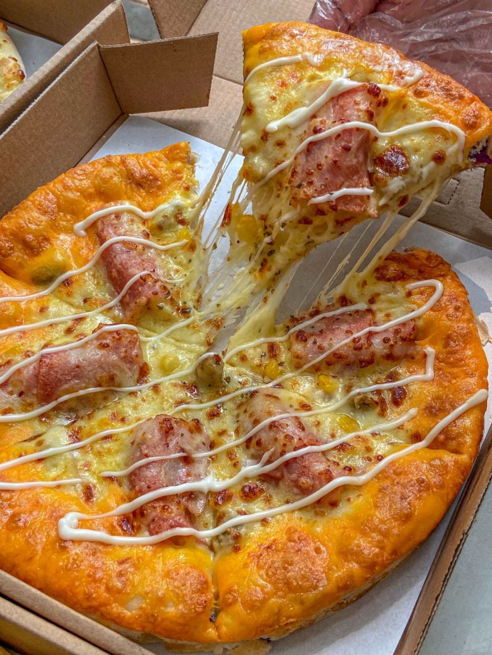 本地mcn挑战赛# 西郊这家地瓜94卷边披萨真的好绝 不枉我跑了十