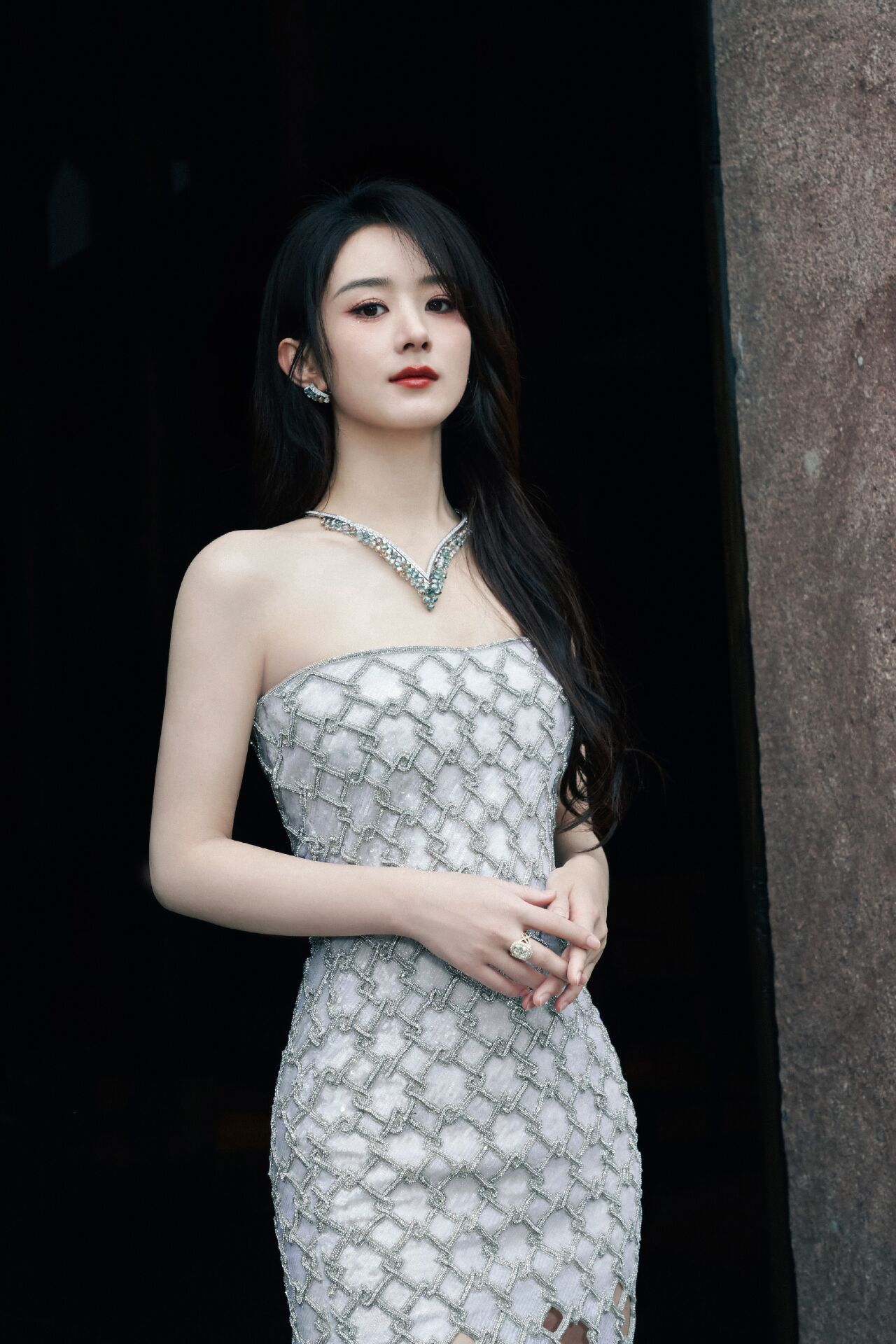 赵丽颖珠光宝气造型:温婉优雅,唯美靓丽