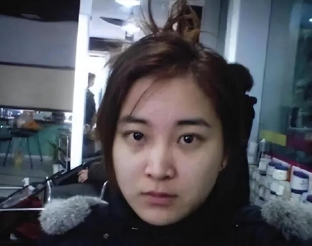 主持人贾丹:放弃上大学,供养贾玲9年,妹妹成名为她买房买车