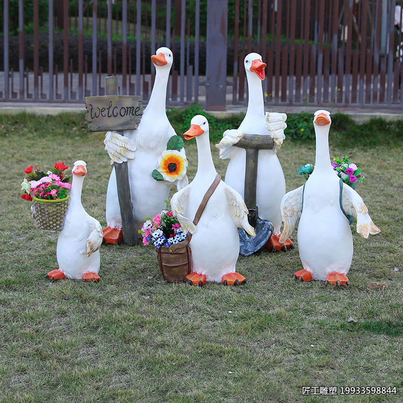 玻璃钢户外抱花鸭子动物装饰小品雕塑