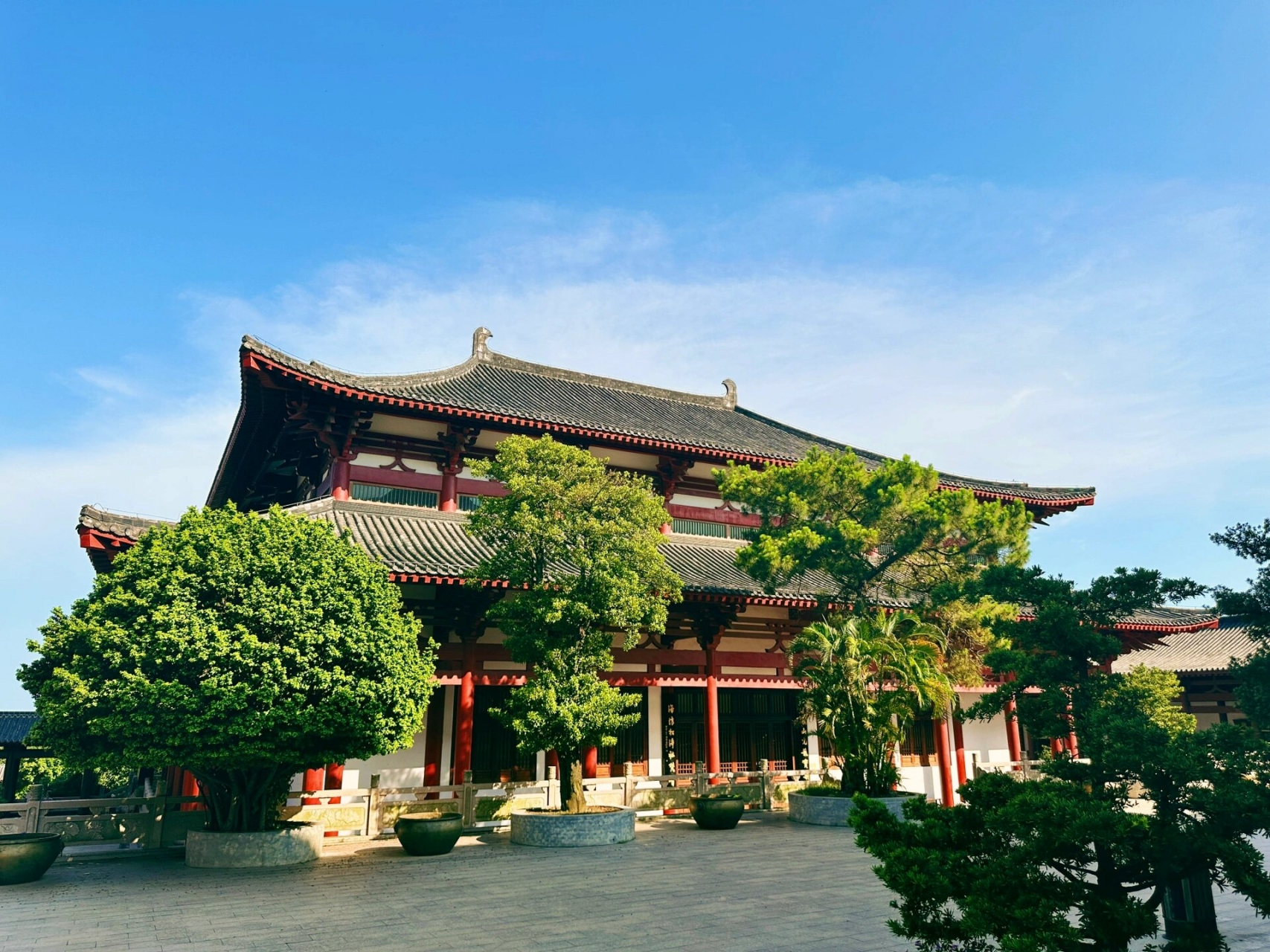 北海最大的寺庙,背山面海普度寺 北海最大寺庙——普度寺,位于冠头岭