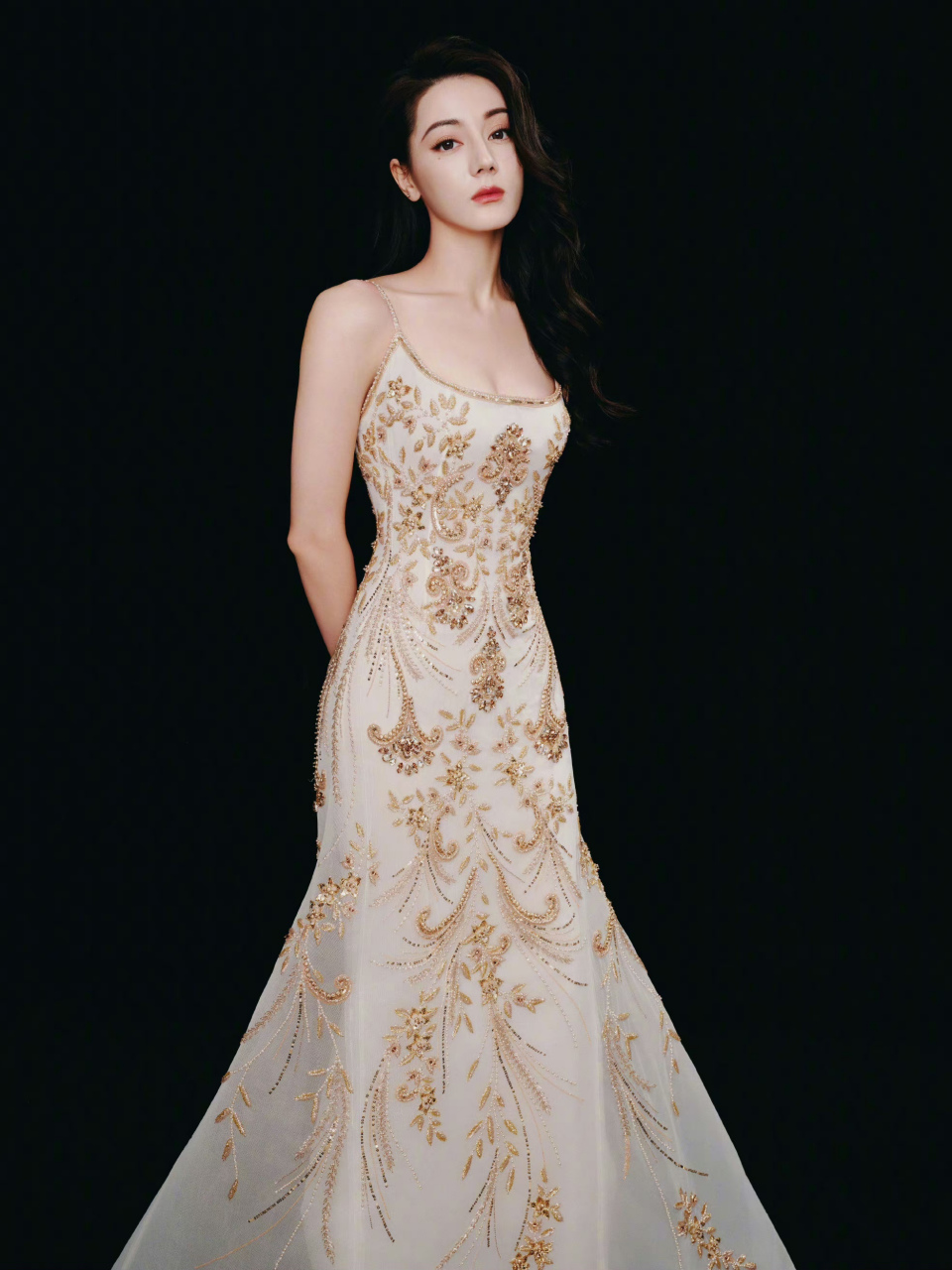 迪丽热巴这么美这么高级这么温柔的美女!