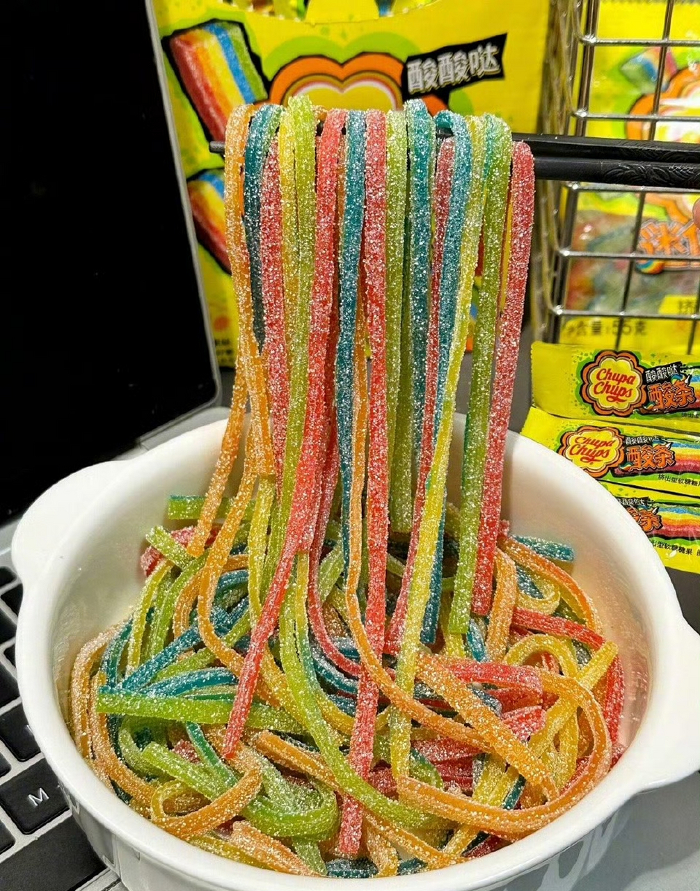 朋友聚会少不了的零食94  好久没有吃到珍宝珠酸条软糖96 外面裹