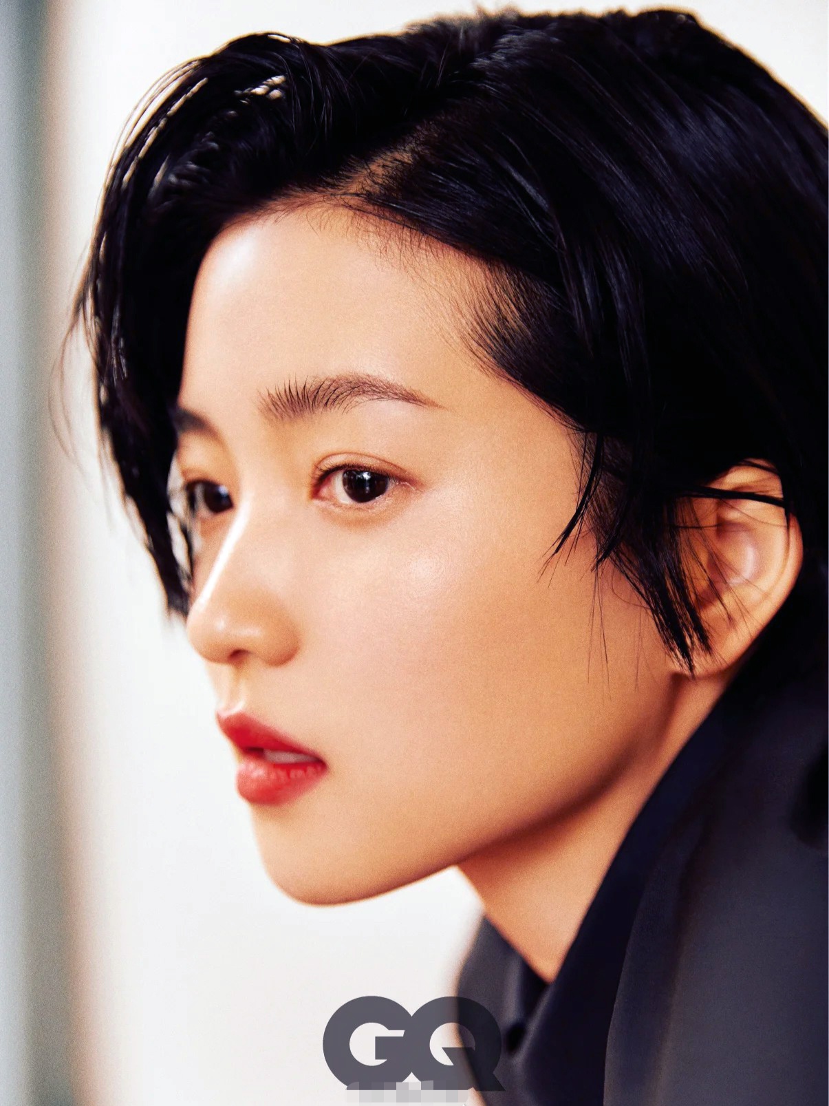 金泰梨短发写真