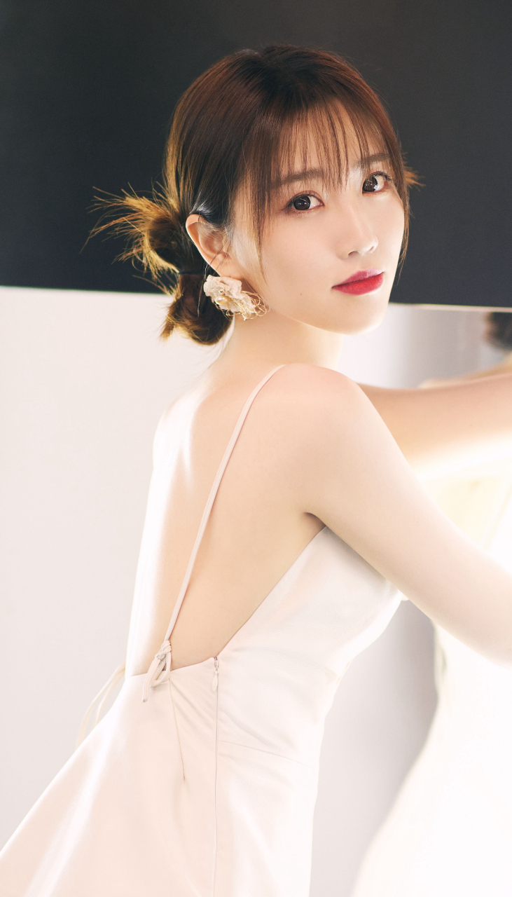 张纯烨美腿美背写真图集