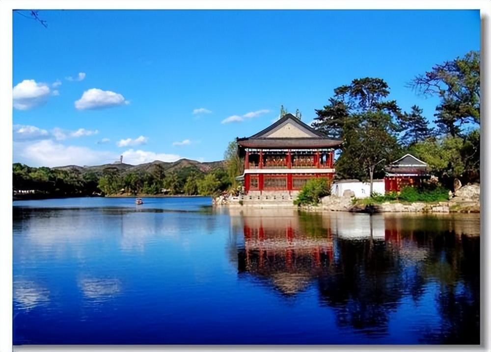 康熙写错1个字,300多年无人能改,至今还挂在避暑山庄的大门上