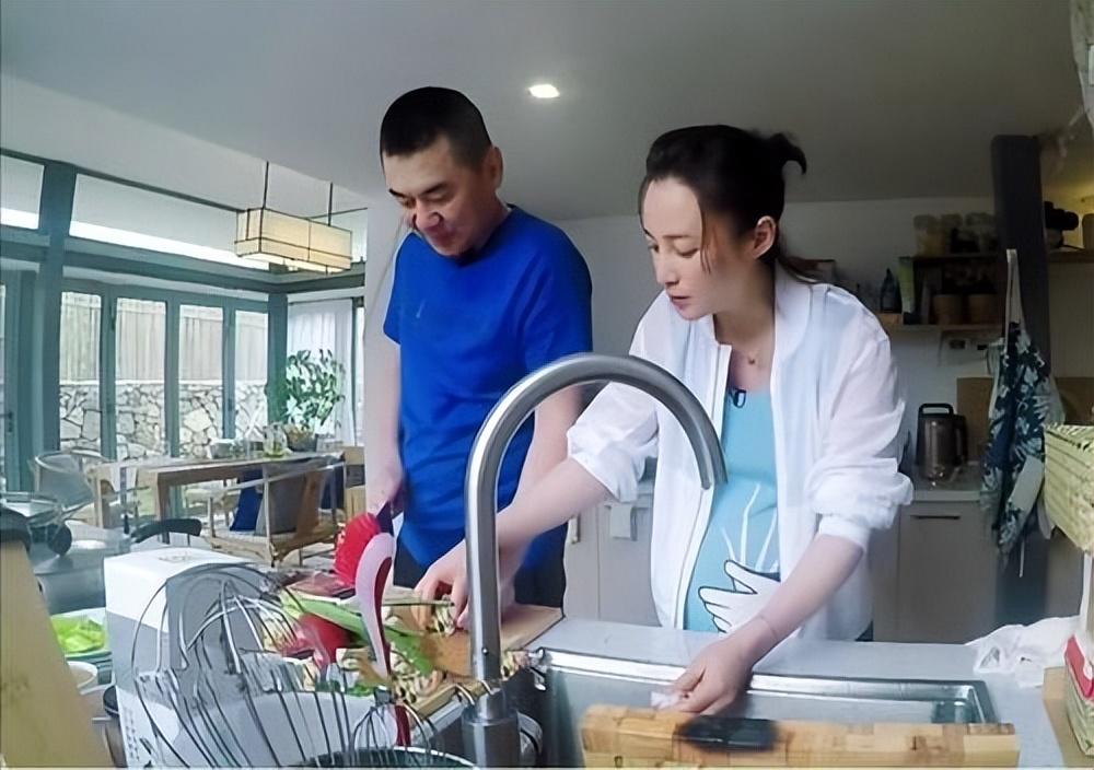 回顾古装第一美人蒋勤勤挤走原配嫁给陈建斌如今却被当仆人