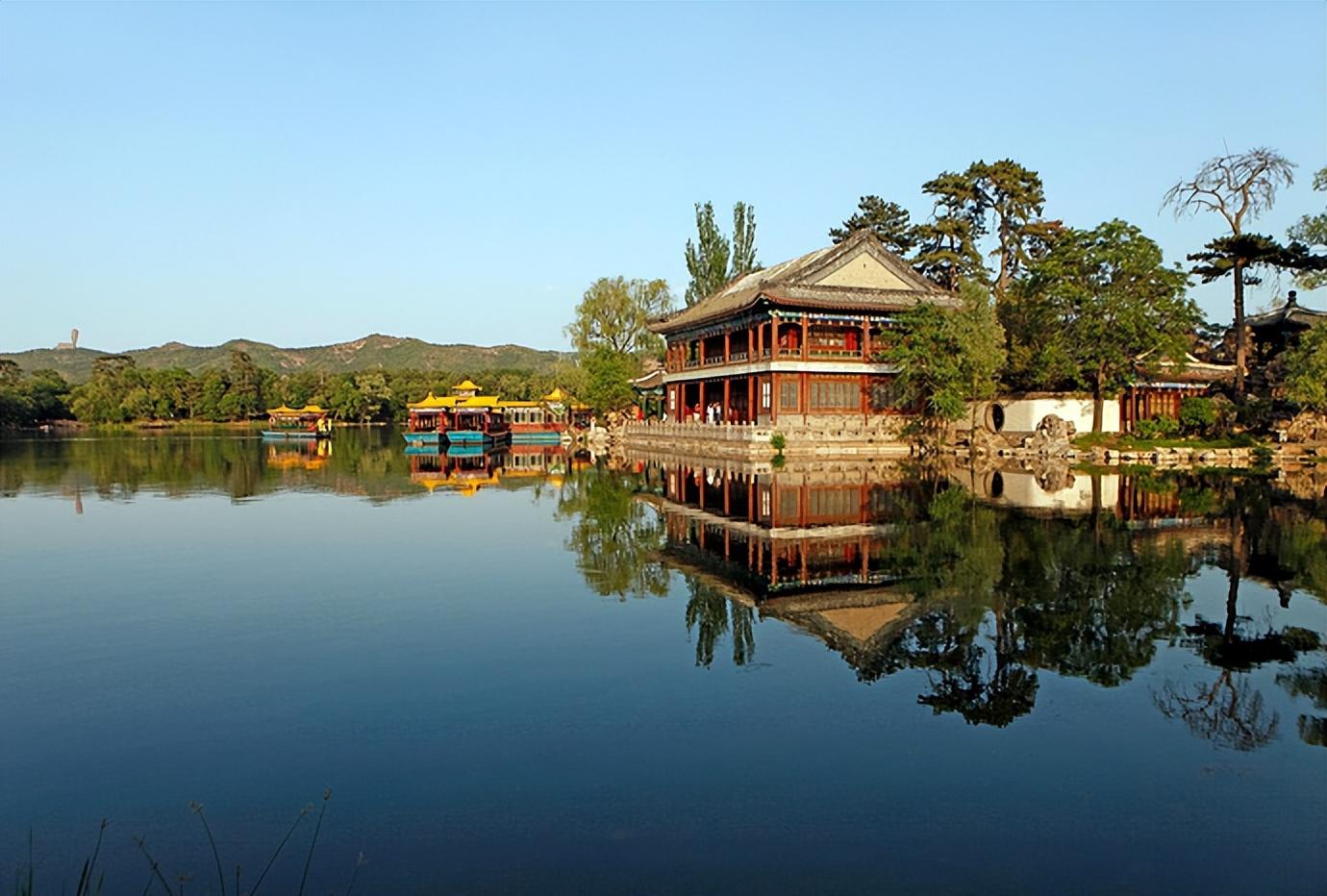 康熙写错1个字,300多年无人能改,至今还挂在避暑山庄的大门上