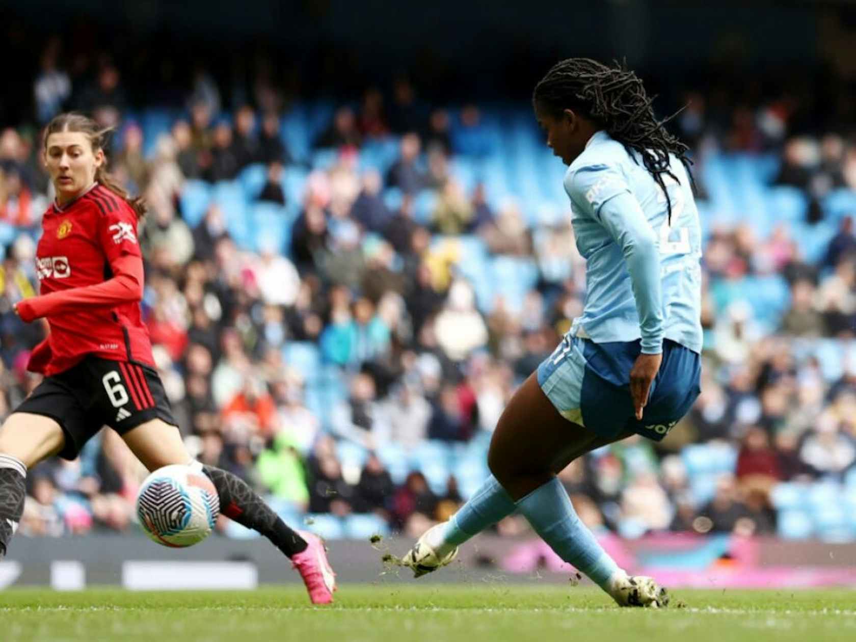 曼城女足以胜利登顶女子超级联赛榜首