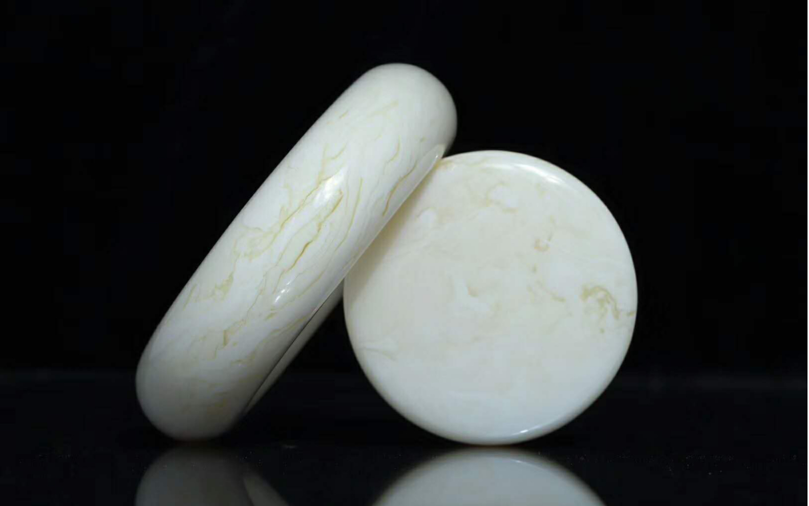 白蜜蜡揭秘:价比黄金的文玩新宠,你了解多少?