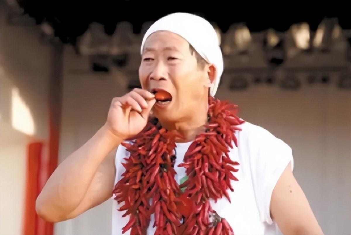 回顾辣王李永志5斤辣椒配白酒吃了38年如今下场令人同情