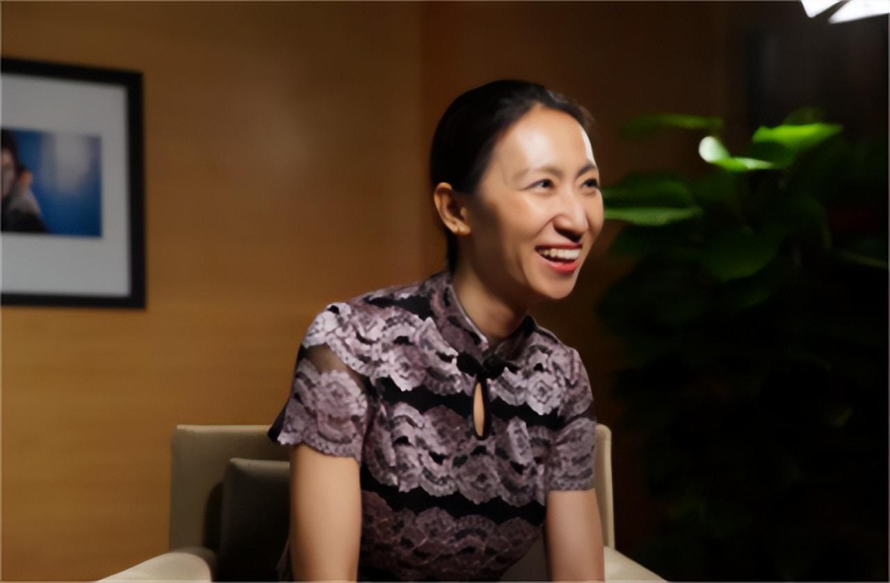 回顾清华才女李一诺27岁博士毕业4年生3娃替世界首富花钱