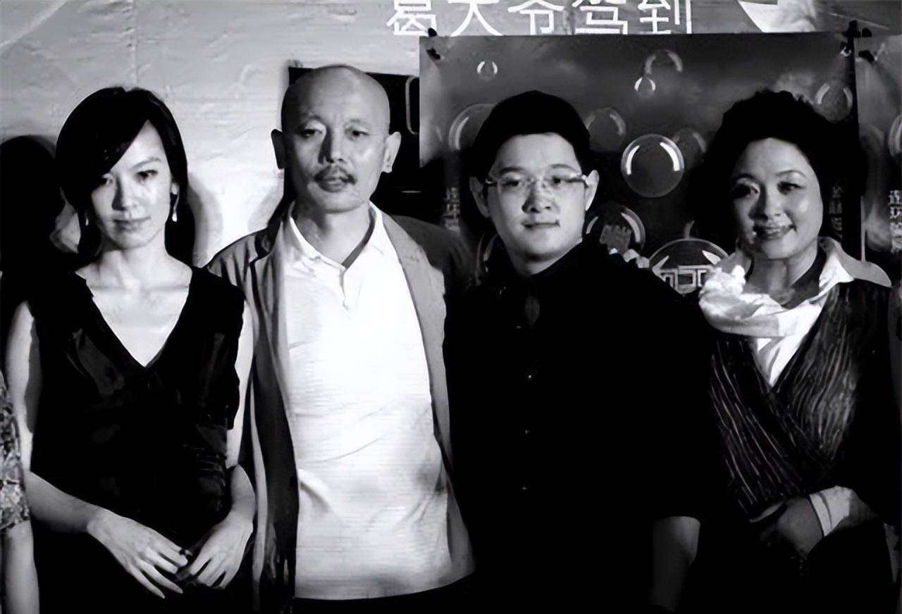 回顾妹妹远在美国父母已离世如今66岁无儿无女的葛优如何了