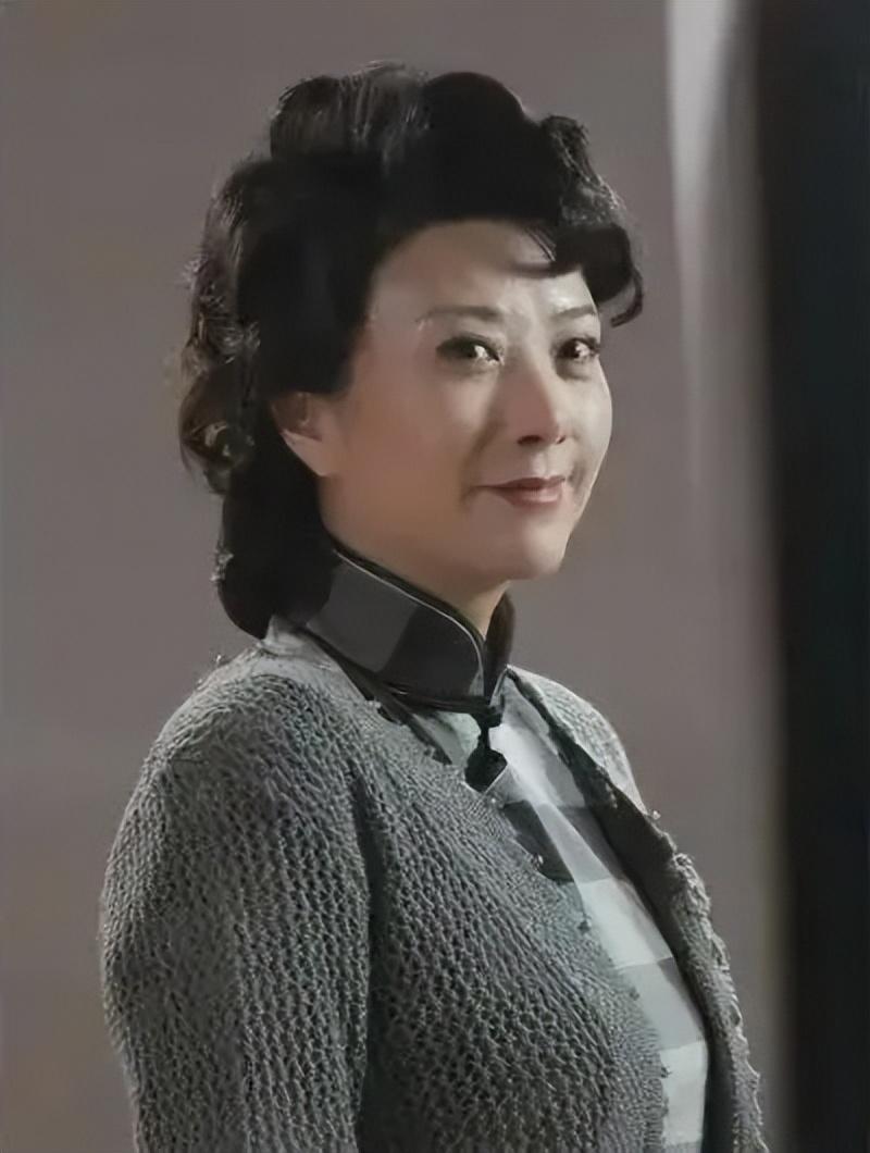 王静的拍摄起点非常高,凭借1987年拍摄的《竹林街15号》成功踏入娱乐