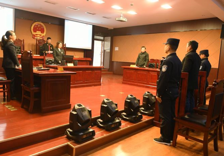 回顾郑州女孩仅九岁无力偿还父亲欠的债成为最小的老赖