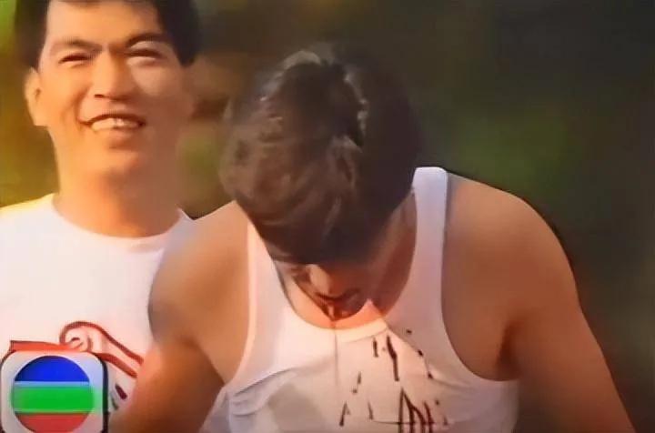 黎明为筹集善款铁丝饶脖颈,刘德华直接胸口碎大石.