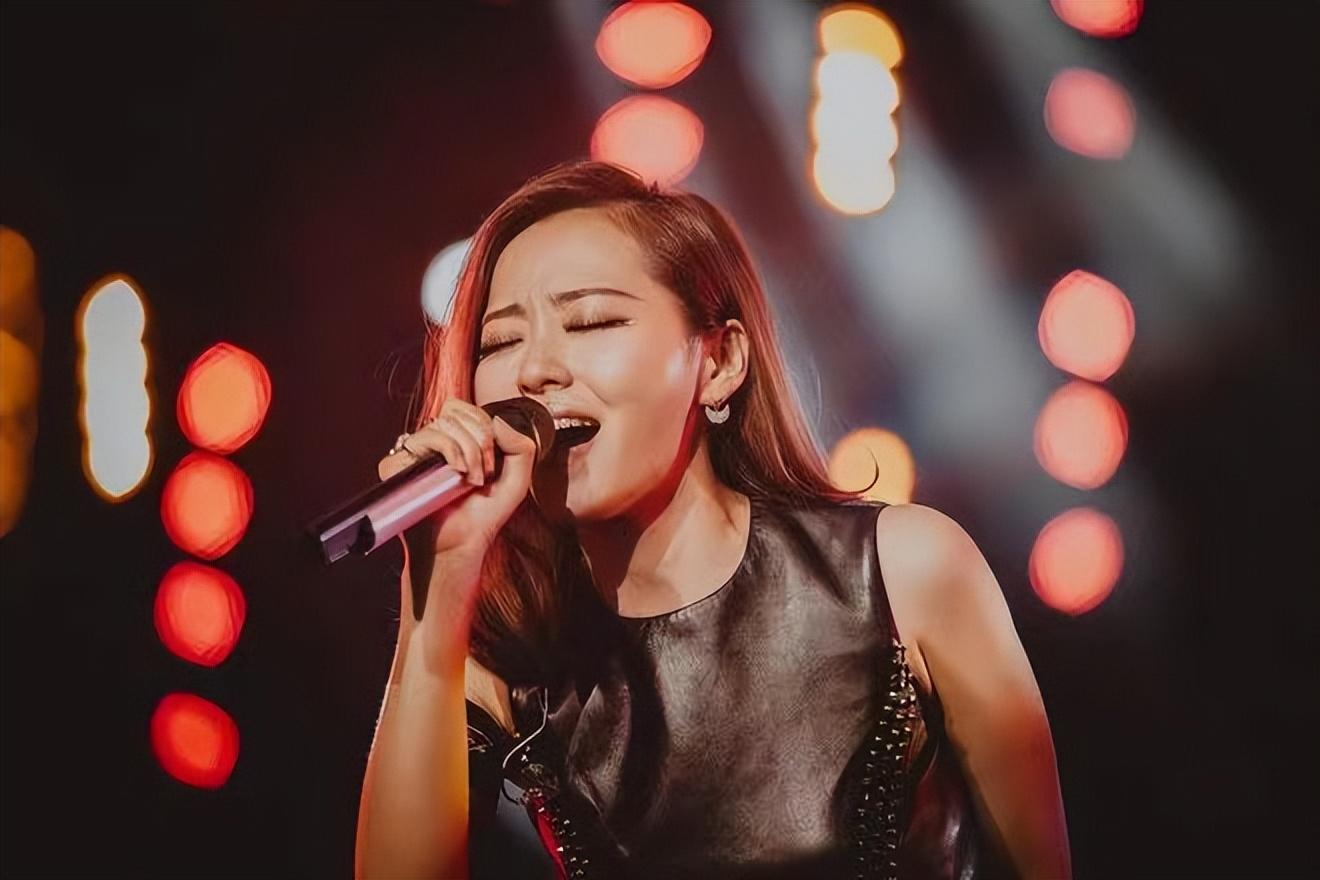 回顾这一次爱情事业双丰收的张靓颖撕开前夫冯轲的尴尬处境