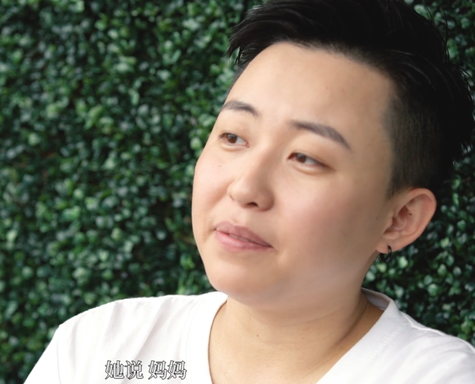 回顾花50万买精子生下五国混血儿的叶海洋勇敢地活出了自我