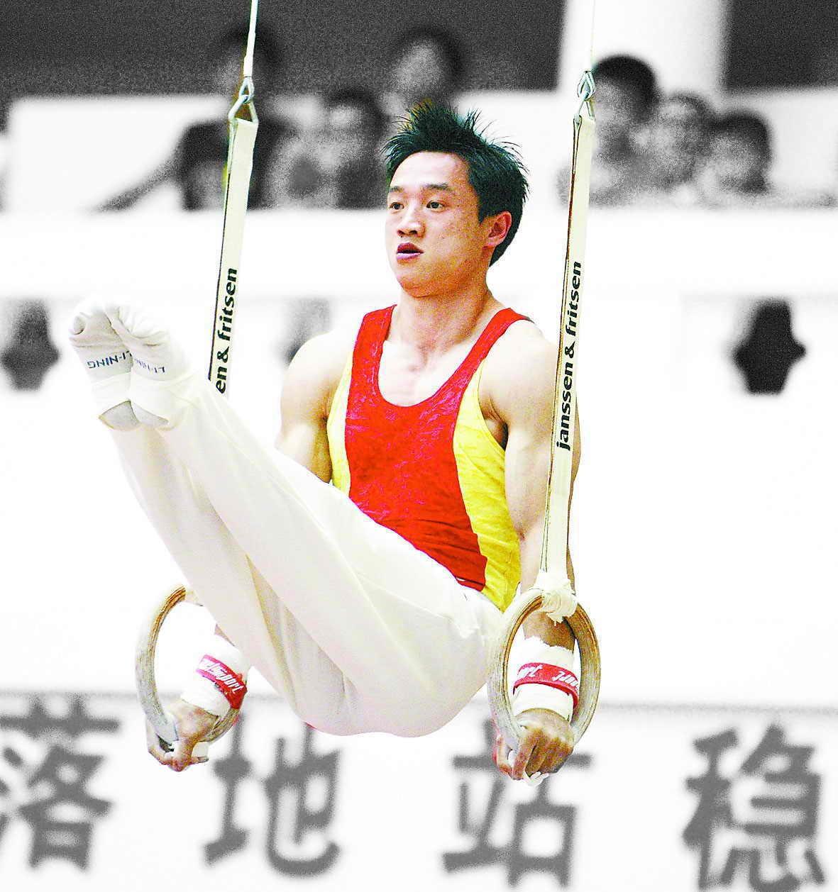 体操冠军杨威08年奥运体操全能王现只能依赖呼吸机生活