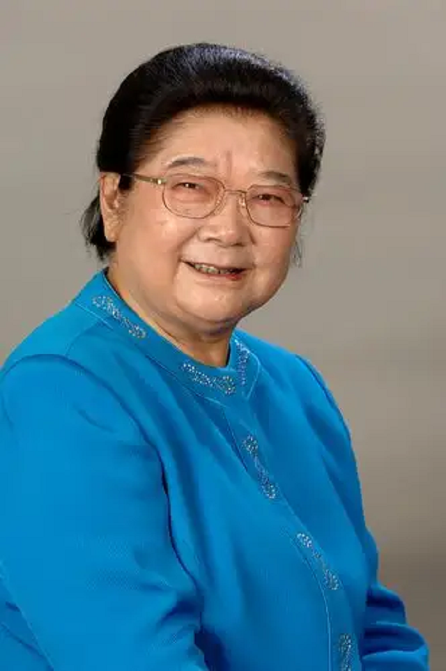 新中国首位女省长顾秀莲主政江苏8年如今86岁仍奋战前线