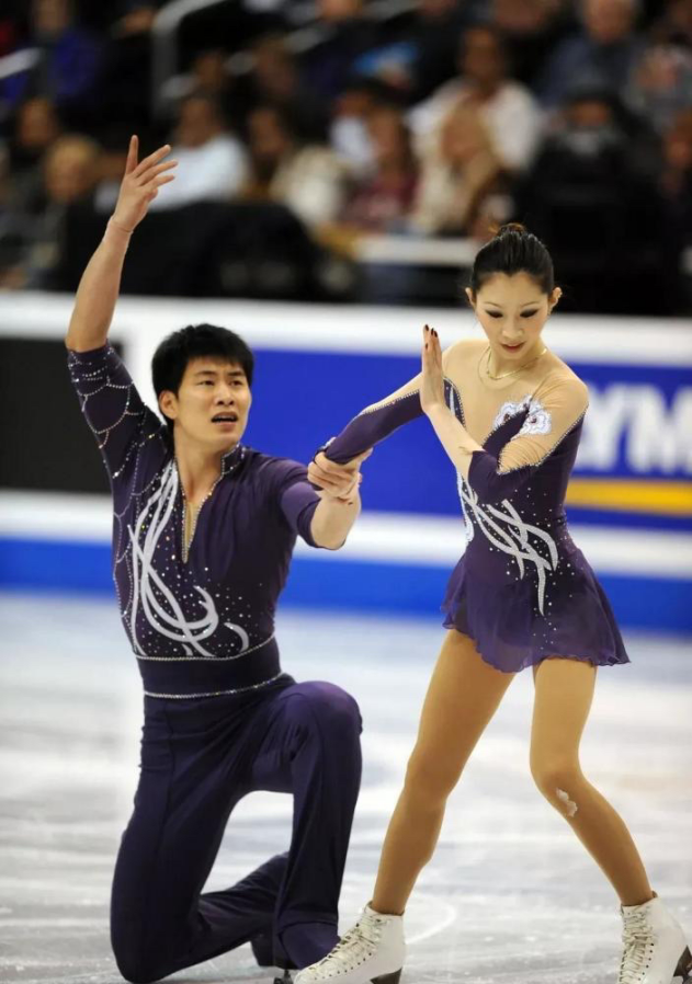 2018年平昌奥运会上,张昊有了新的搭档于小雨,作为前辈的张昊沉着稳重