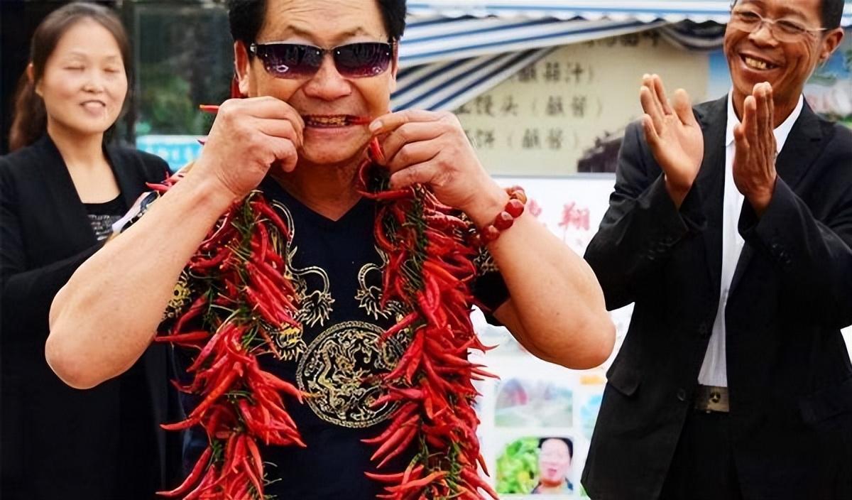 回顾辣王李永志5斤辣椒配白酒吃了38年如今下场令人同情