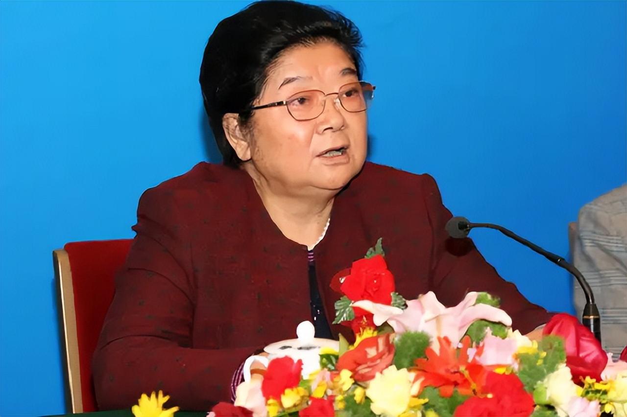 新中国首位女省长顾秀莲主政江苏8年如今86岁仍奋战前线