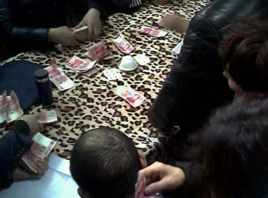 回顾郑州女孩仅九岁无力偿还父亲欠的债成为最小的老赖