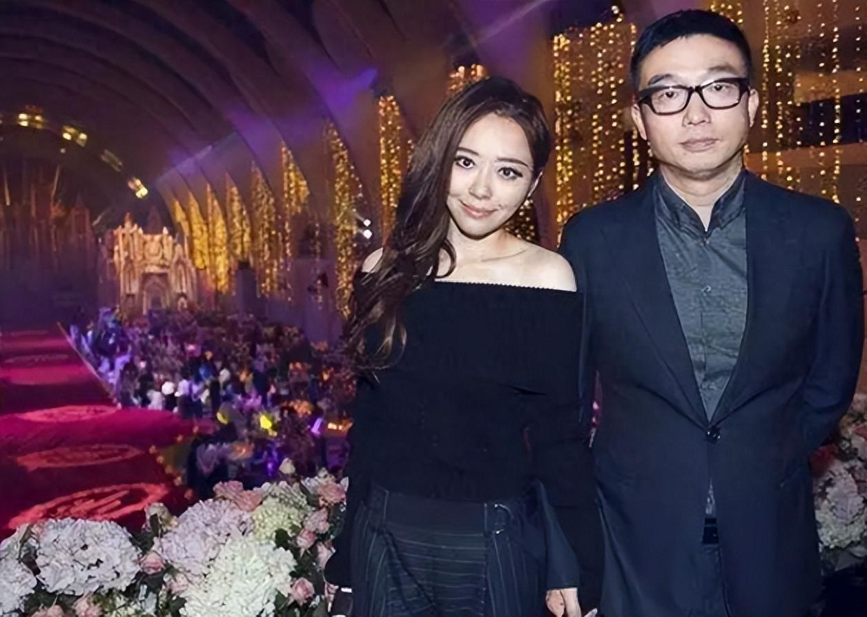 回顾这一次爱情事业双丰收的张靓颖撕开前夫冯轲的尴尬处境