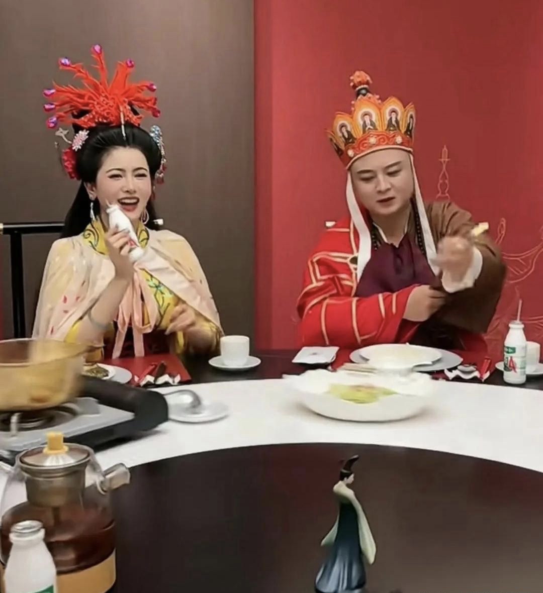 网红唐僧和女儿国国王引发了大家的热议他们的形象是否相似?