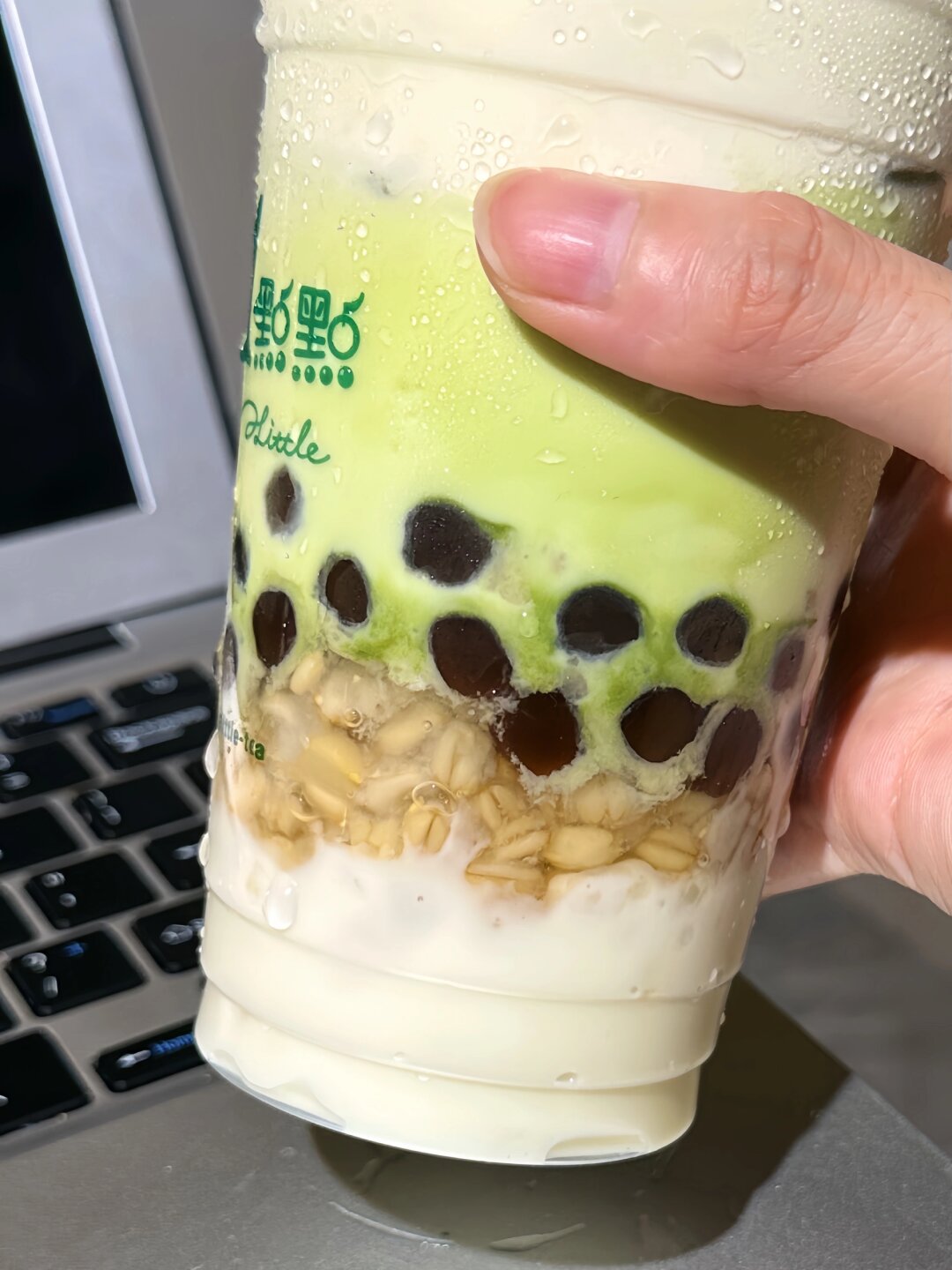 抹茶味超浓郁混合着奶呼呼的麻薯和奶霜简直清爽好喝到爆